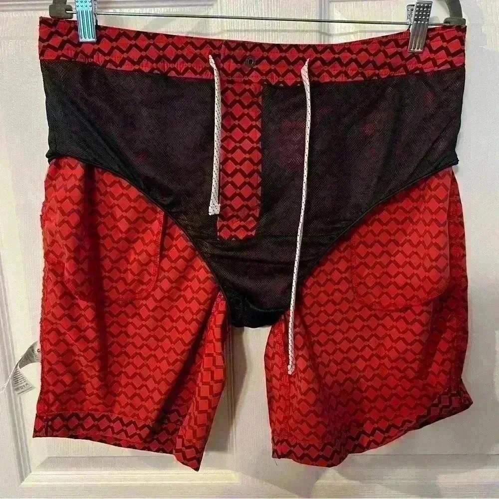 J Crew Men’s Swim Trunks Shorts Suit Geometric Patterned in Red and Navy Size 35